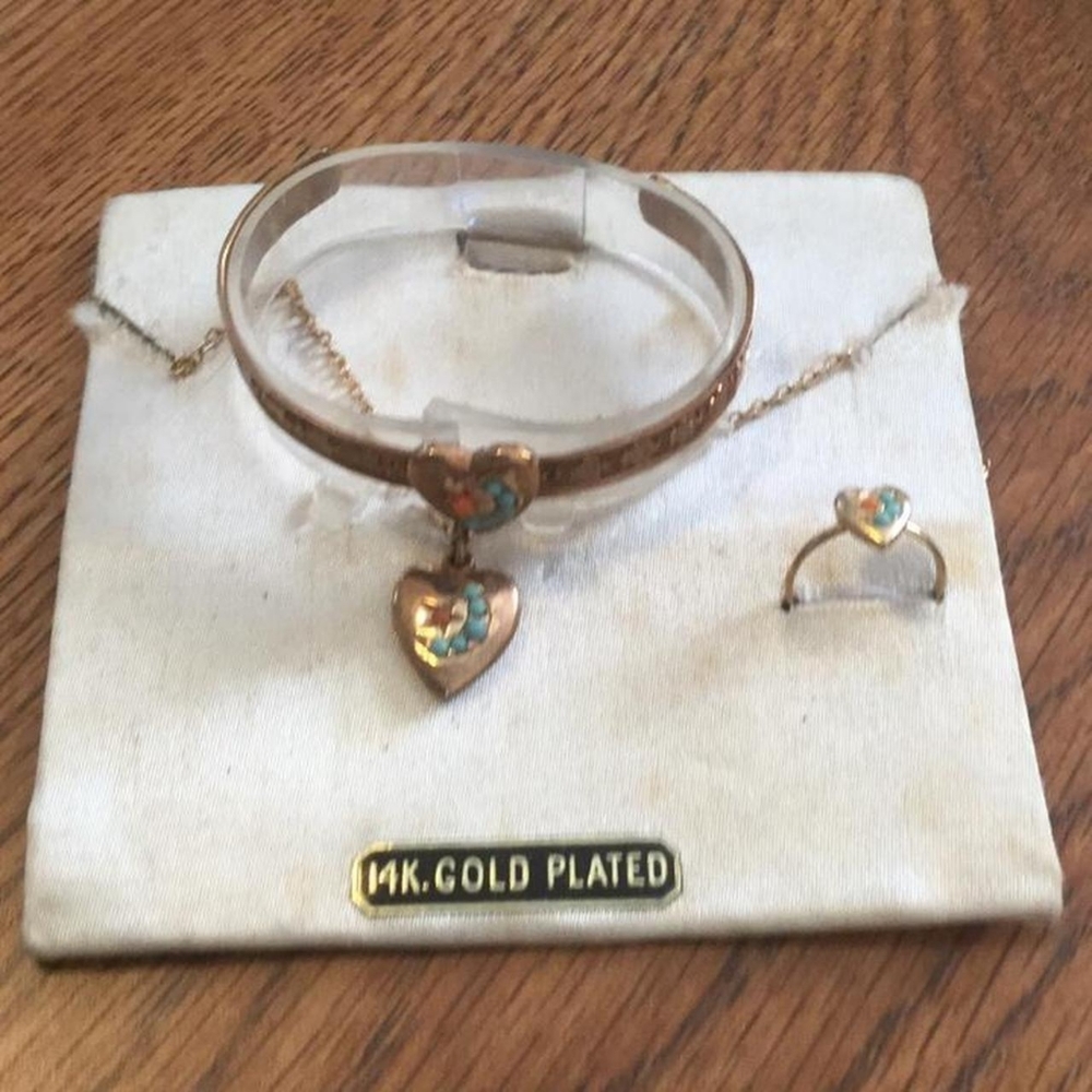 Vintage children jewelry set